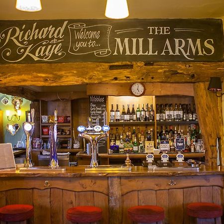 The Mill Arms Hotel รอมซีย์ ภายนอก รูปภาพ