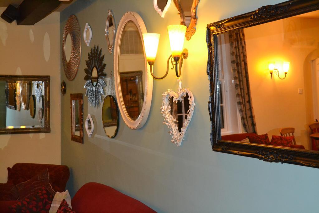 The Mill Arms Hotel รอมซีย์ ภายนอก รูปภาพ