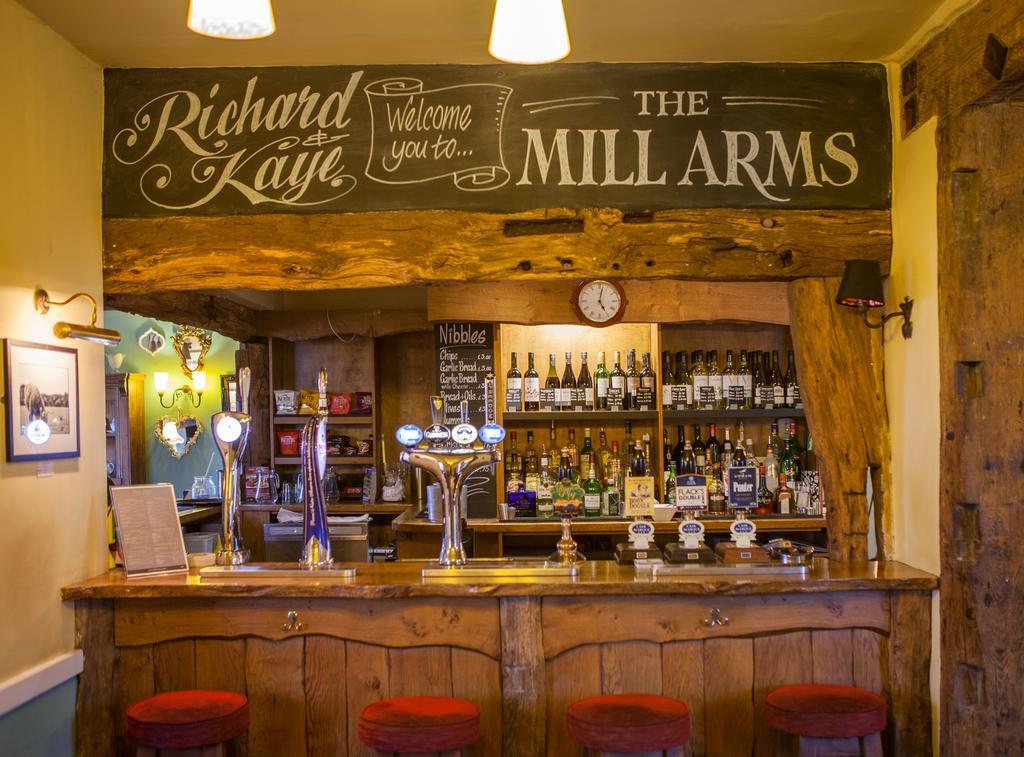 The Mill Arms Hotel รอมซีย์ ภายนอก รูปภาพ